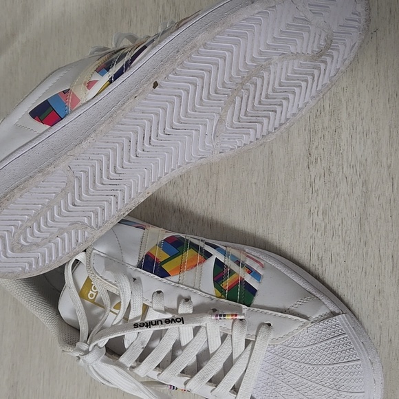 Adidas Pride Men shelltop size 9 - Picture 3 of 5